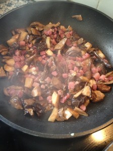 Setas con jamón, te las comes cuando quieras, pero f_lla siempre con condón. 