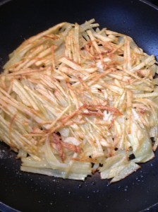 Les damos la vuelta con una espátula y mucho cuidadín.