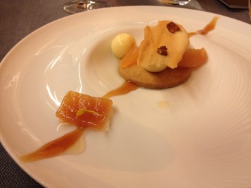 Semi-frío de Idiazábal etiqueta negra, sable de avellanas y membrillo ahumado 4 Varietales Dulce de Invierno (D.O. Rioja)