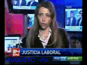 Restaurander tras recibir la aceptación de Canal Cocina en un intento fallido de mantener la compostura. 